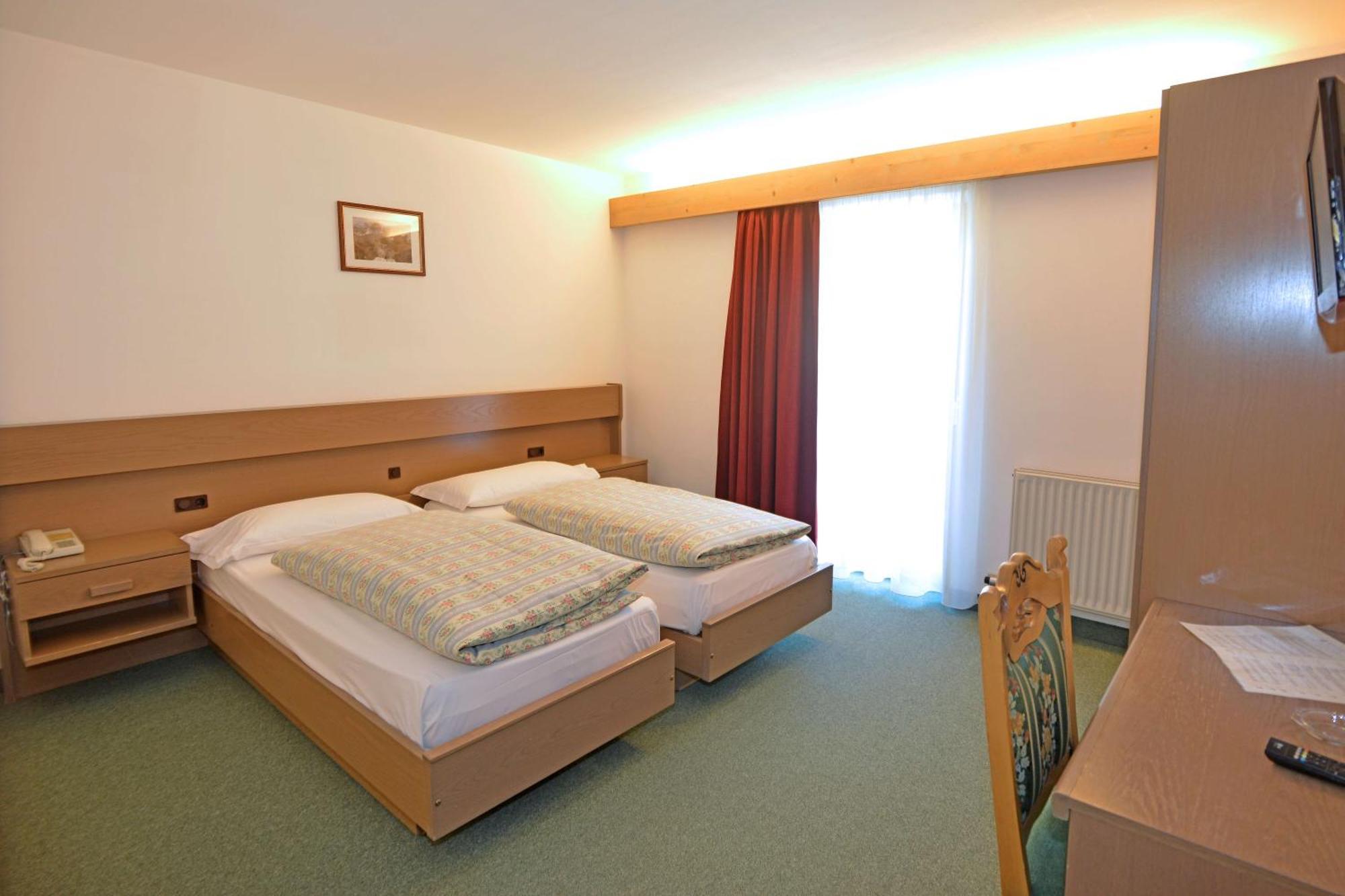 Wellness Hotel Dolomia Soraga Εξωτερικό φωτογραφία